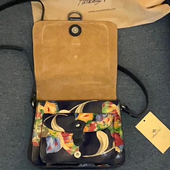 Patricia Nash Ilina Floral  Crossbody Bag - Navy 
Le Fleur Collection - Picture 2 of 10